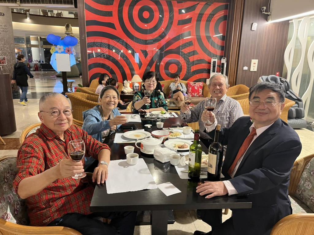 12月20日&nbsp;&nbsp;亞太鹿港渡假村&nbsp;&nbsp;聖誕感恩晚會，熱鬧非凡，祝賀曹董事長生日快樂